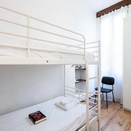 Student's Apartment-simple&basic In The Center Of Apartment Florence