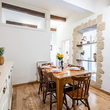 Student's Apartment-simple&basic In The Center Of Florence
