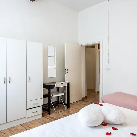 Apartment Student's Apartment-simple&basic In The Center Of *